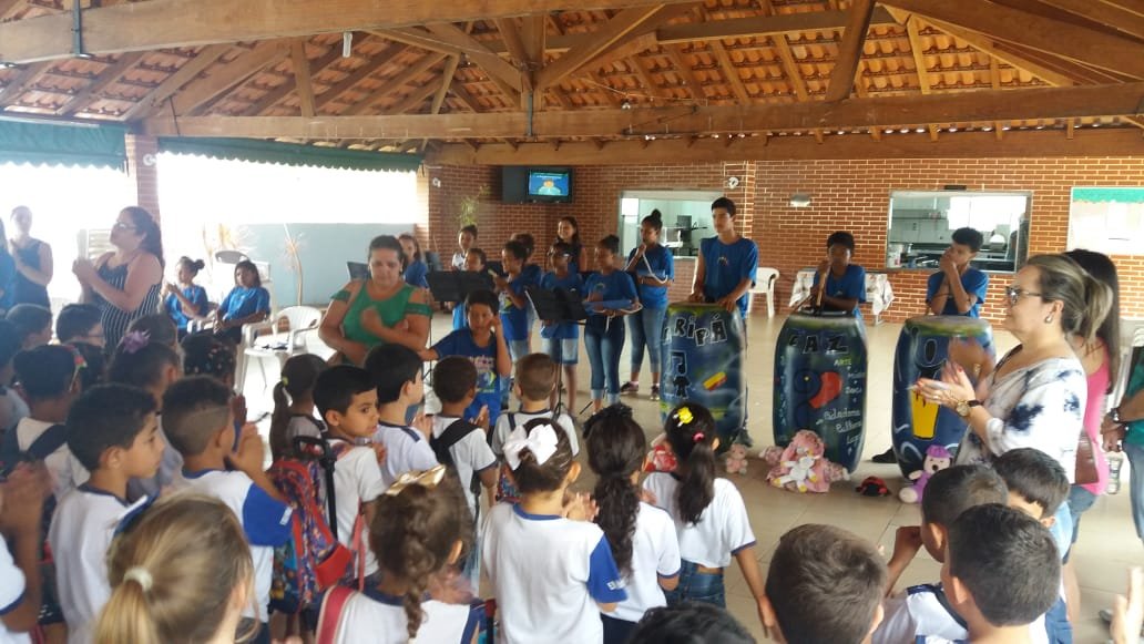 Festa das Crianças teve atividades variadas na Escola Antônio Ferreira Martins