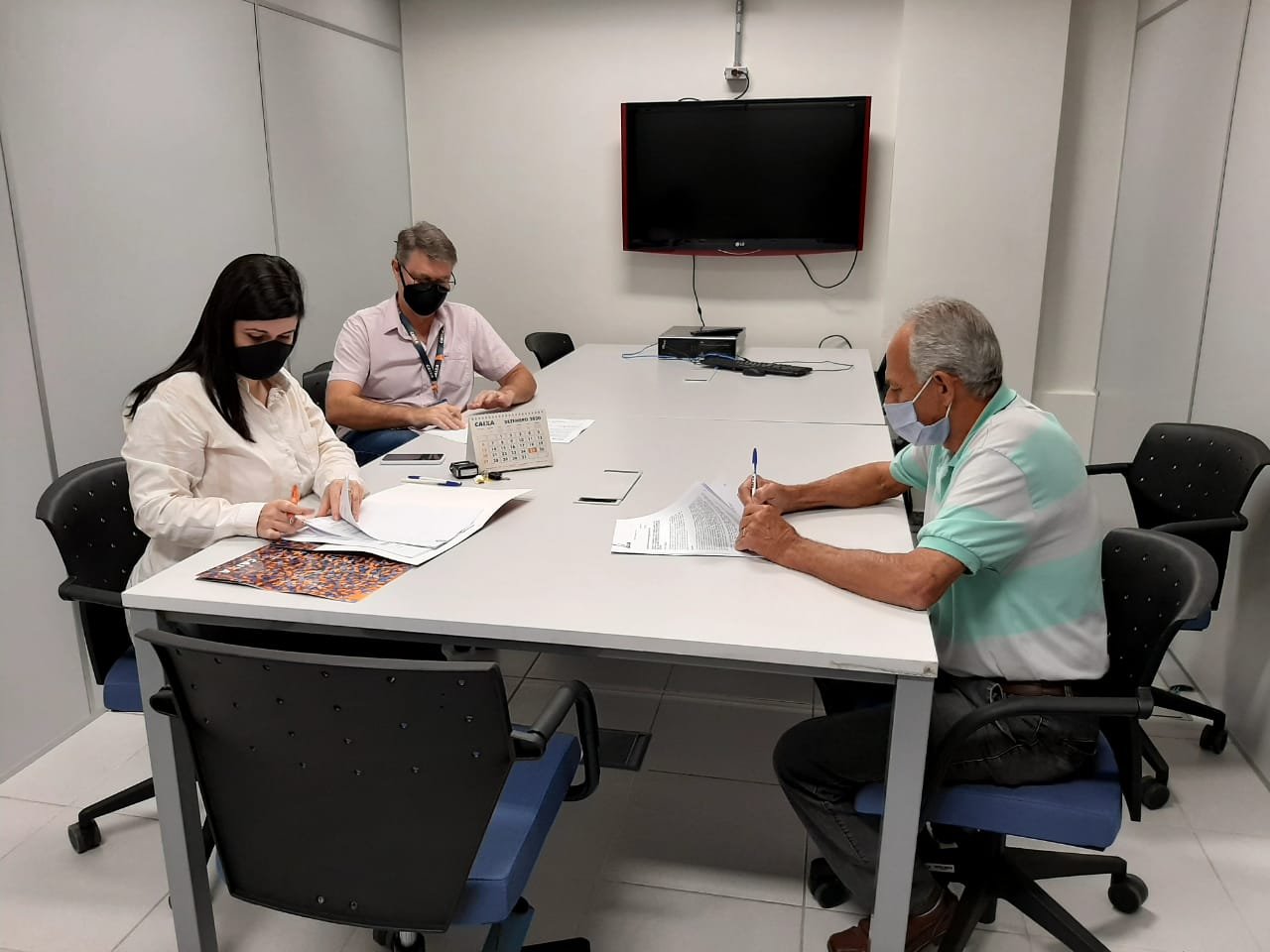 Município assina convênios para tratamento adequado do esgoto